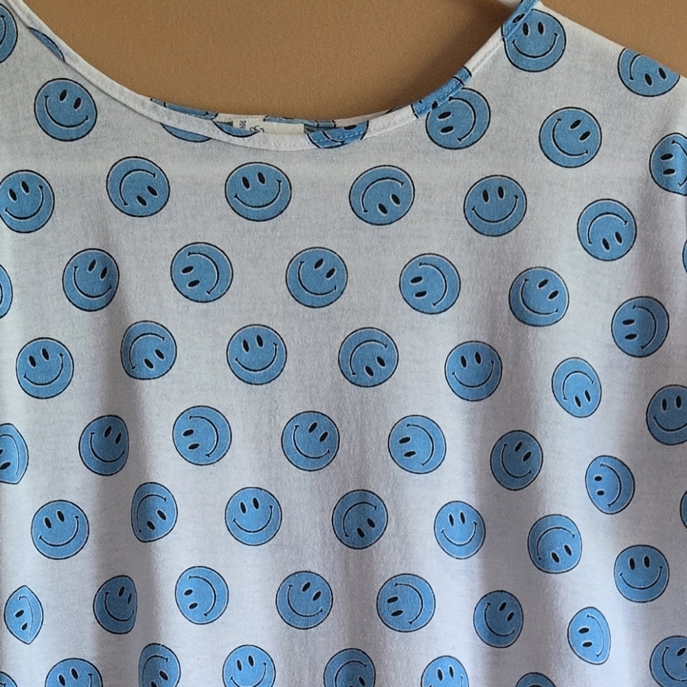 Undercover Wear Smiley Face Sleep Shirt PTP=22.5"